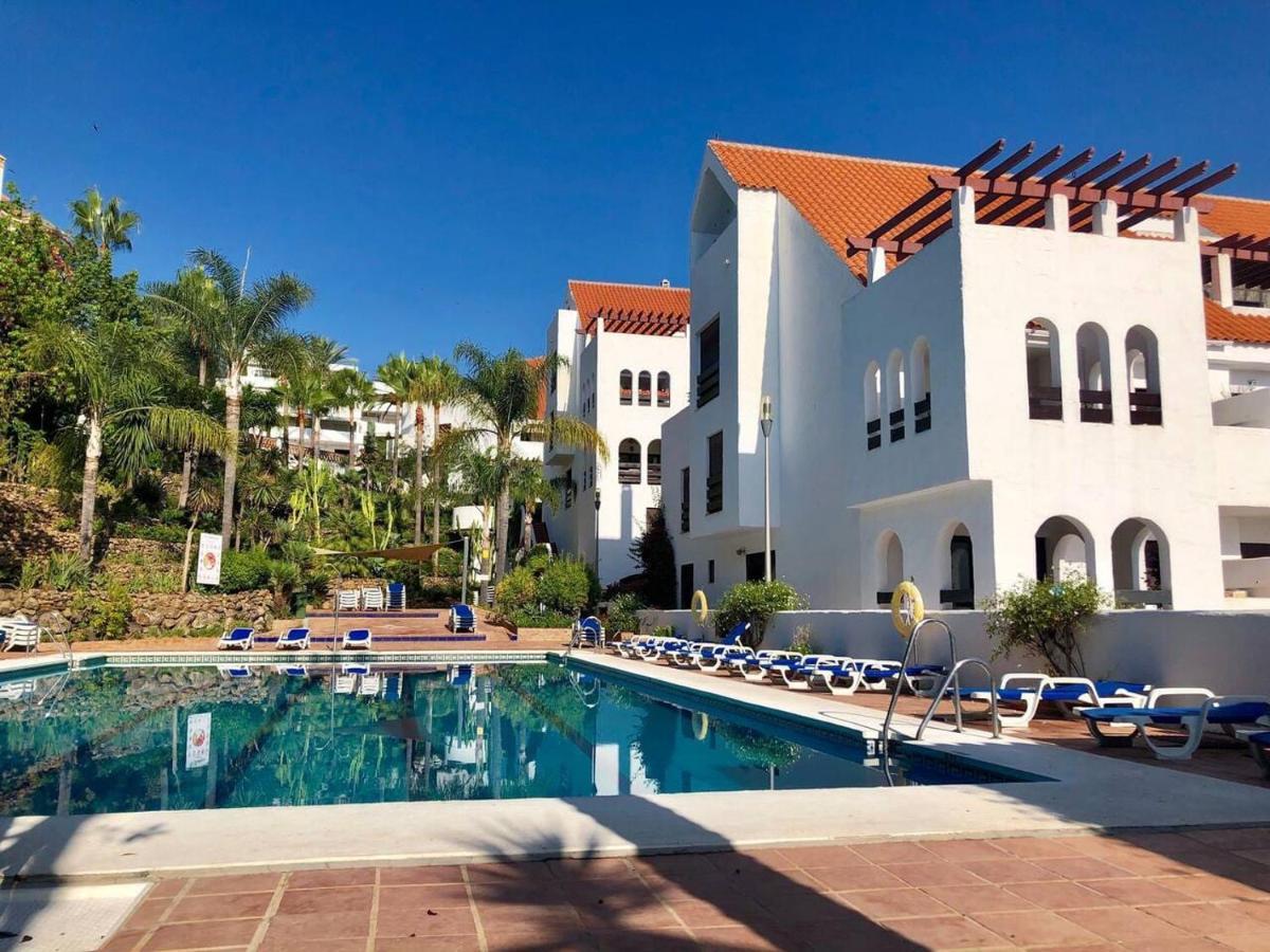 Leilighet Stylish 2-bed Duplex Townhouse, Full Kitchen, Access To Three Pools, Minutes From Puerto Banus, By 
