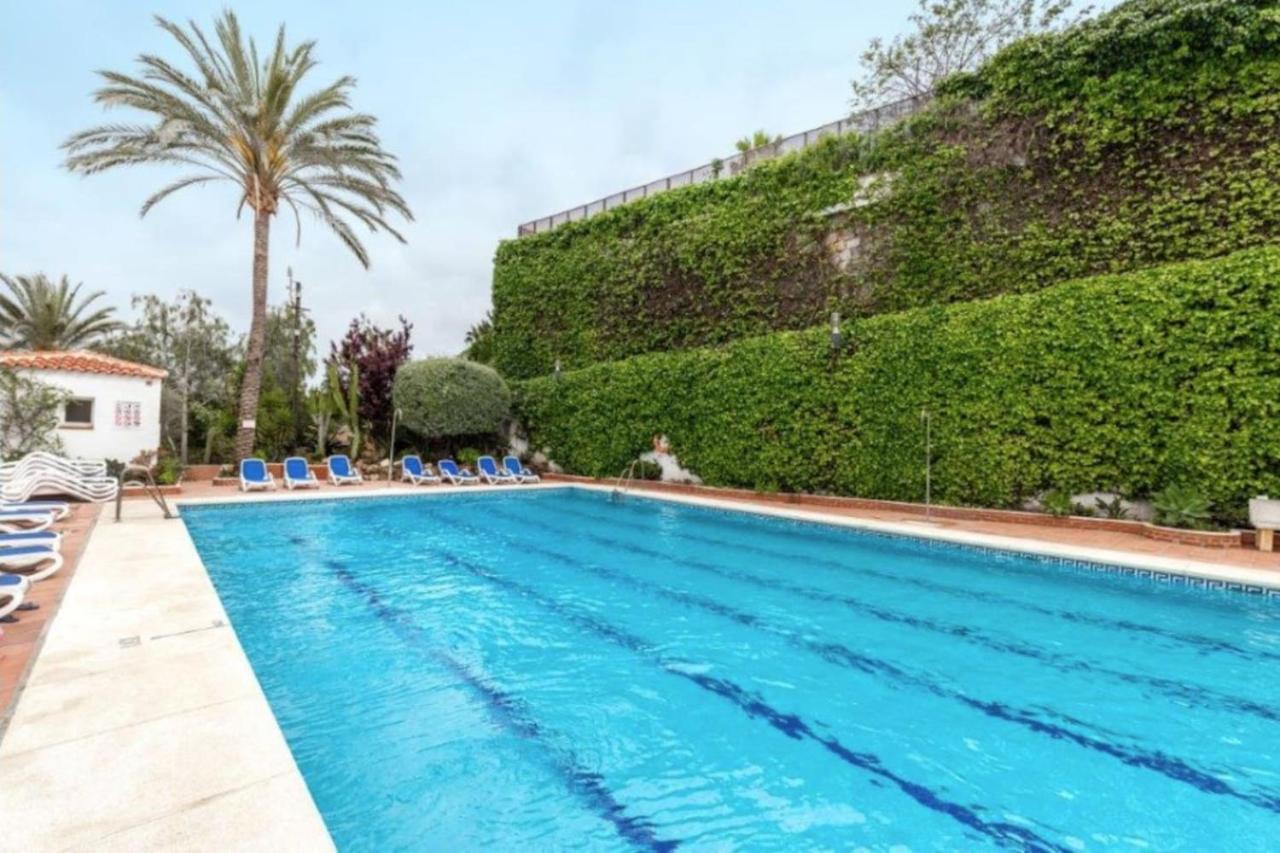 Stylish 2-bed Duplex Townhouse, Full Kitchen, Access To Three Pools, Minutes From Puerto Banus, By 