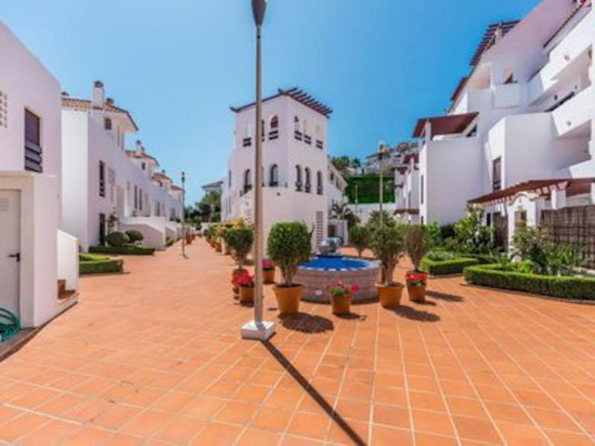 Stylish 2-bed Duplex Townhouse, Full Kitchen, Access To Three Pools, Minutes From Puerto Banus, By 
