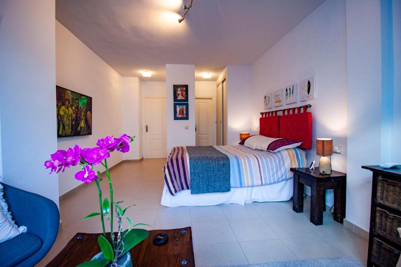 Stylish 2-bed Duplex Townhouse, Full Kitchen, Access To Three Pools, Minutes From Puerto Banus, By 